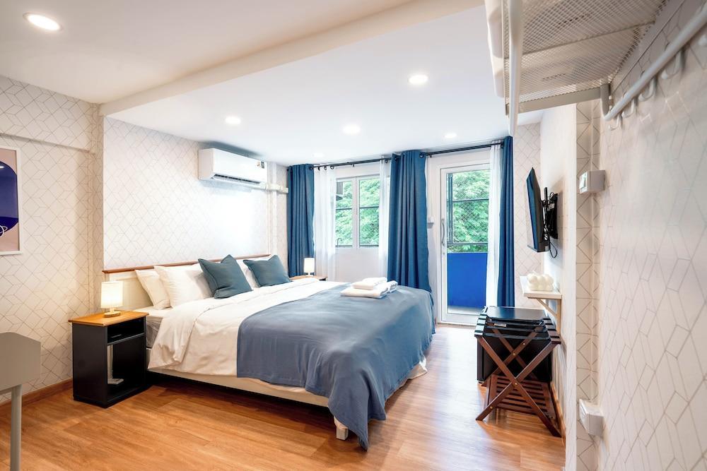 Bluehouse191 hometel Room Type - Deluxe King Room with Balcony