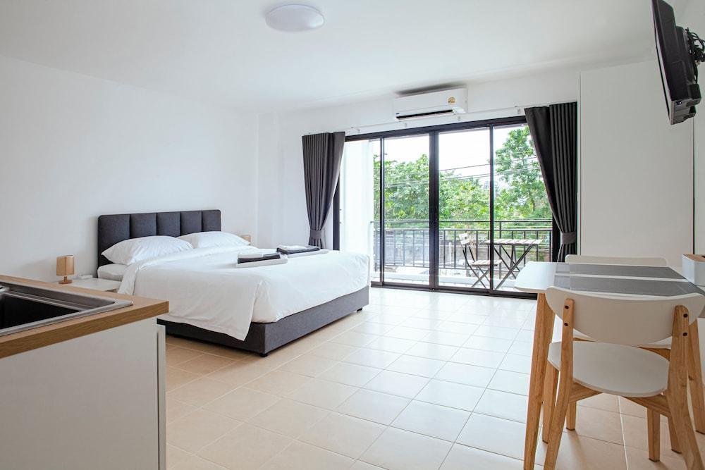 Stay White Orchid Room Type - Studio, Partial Sea View