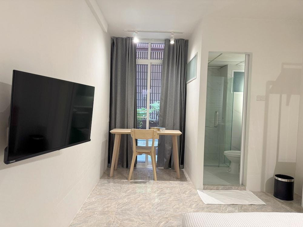 95 Lodge Room Type - Deluxe Double Room