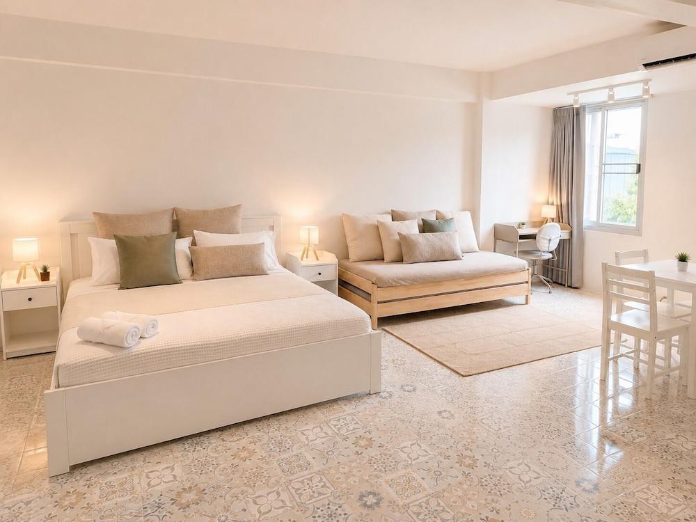 95 Lodge Room Type - Family Suite