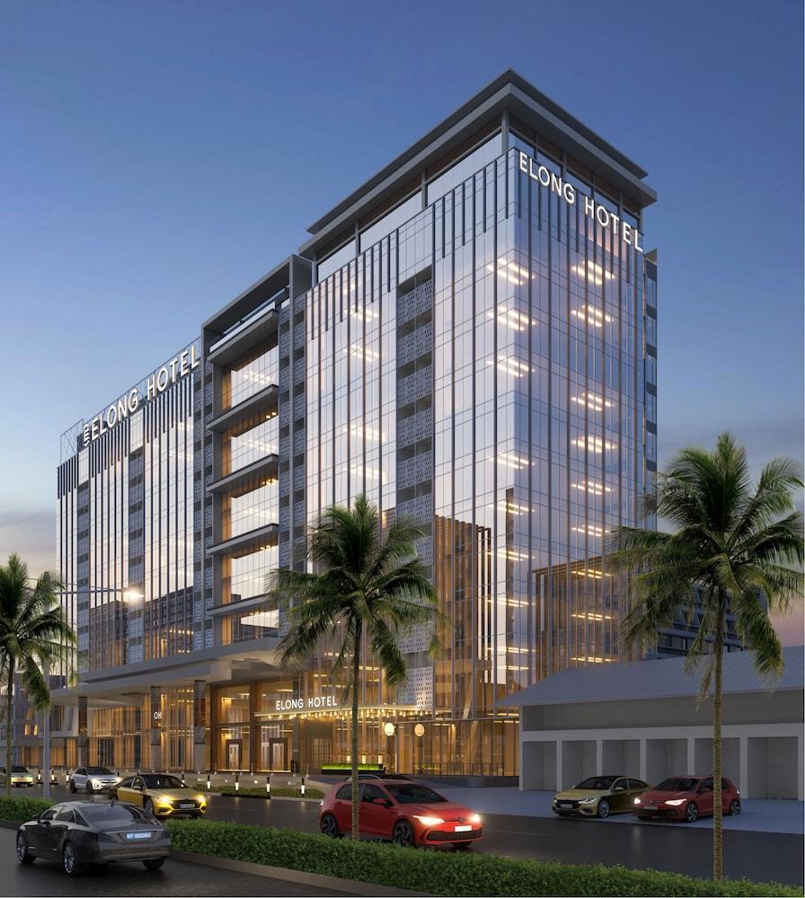Elong Hotel Jakarta PIK - Tap to explore photos