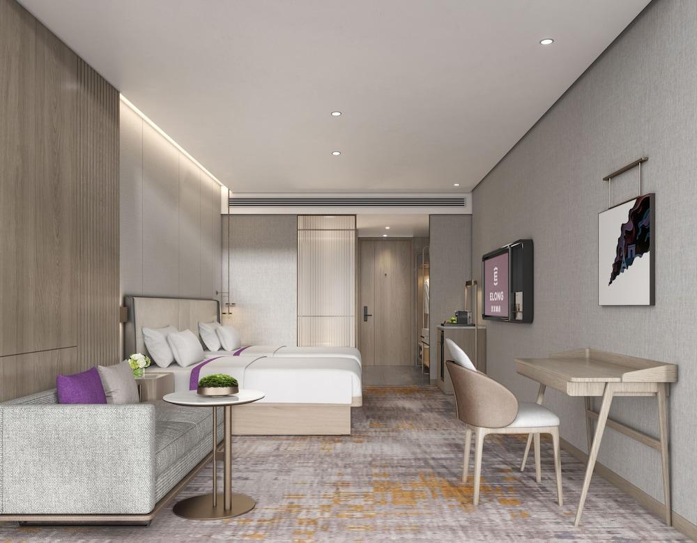 Elong Hotel Jakarta PIK Room Type - Deluxe Twin Room