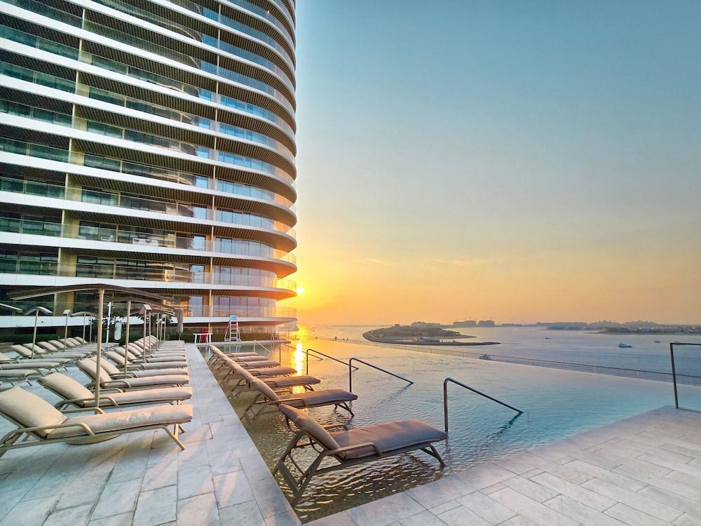 Easygo-luxury Beachfront 1bdr Grand Bleu - Tap to explore photos