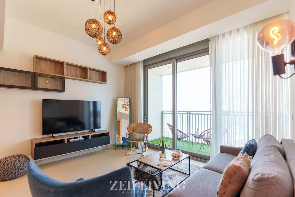 Panoramic Seaview Retreat | Premium Amenities - Tap to explore photos