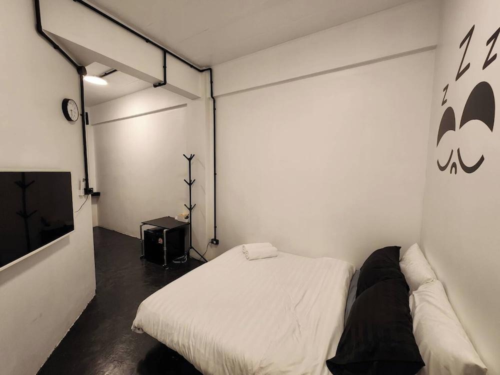 2Sleep DMK Bangkok - Tap to explore photos