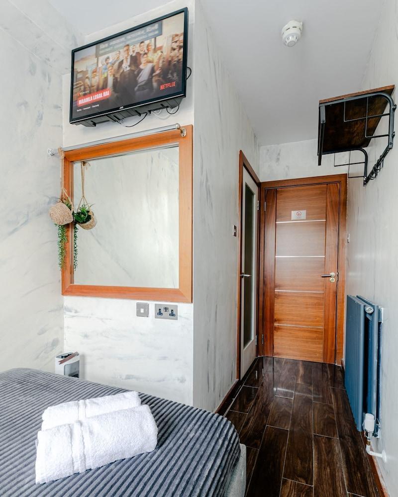ND Hotel Room Type - Basic Double Room, Private Bathroom (Room 14)