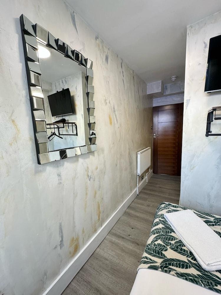 ND Hotel Room Type - Basic Double Room, Private Bathroom (Room 07)