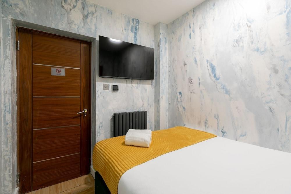 ND Hotel Room Type - Basic Double Room, Private Bathroom (Room 04)