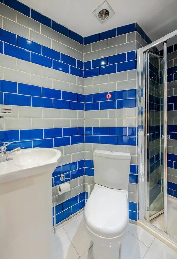 ND Hotel Room Type - Basic Twin Room, Private Bathroom (Room 26)