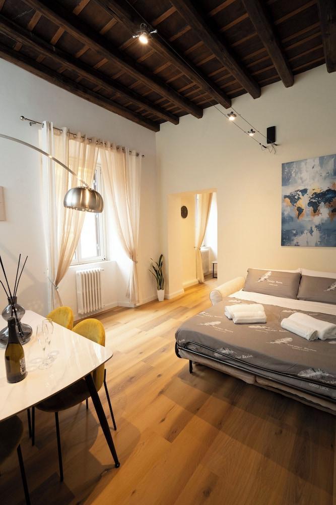 Prefetti 46 Lovely Flat - Tap to explore photos