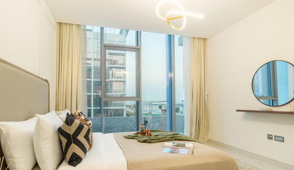 Manzil - Stunning 1BR with Lagoon Access - Tap to explore photos