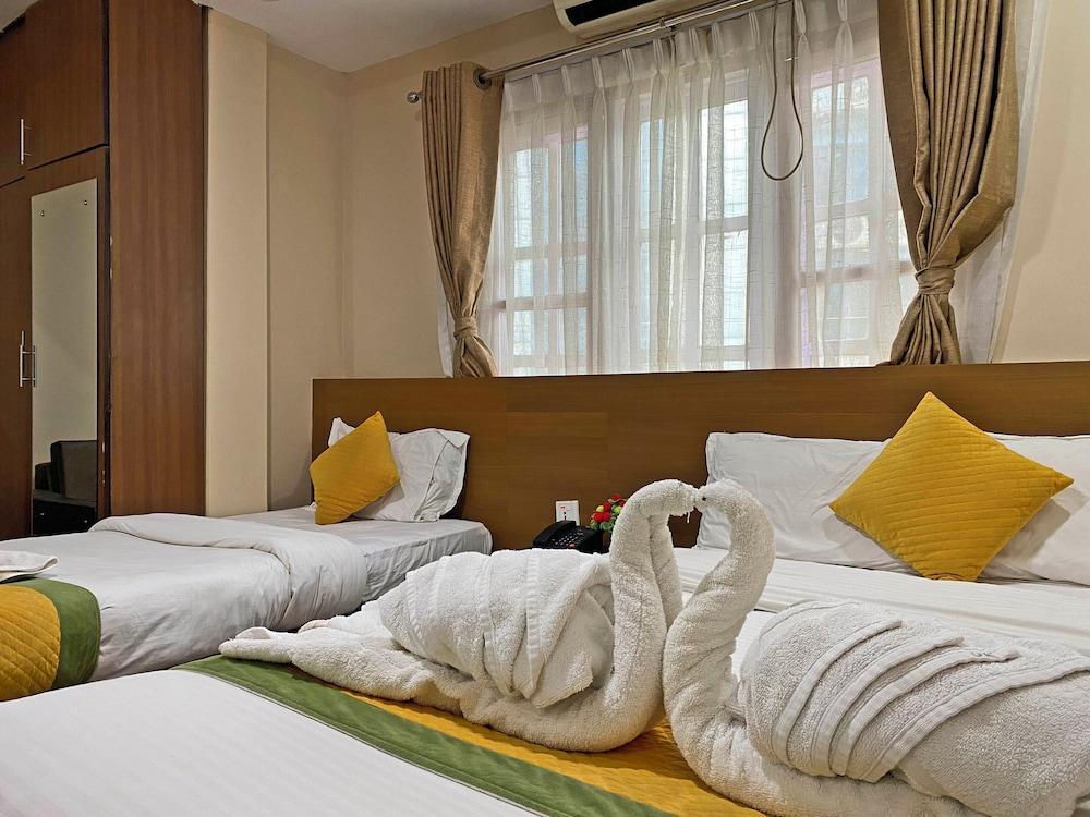 Unique Inn Room Type - Deluxe Double or Twin Room, City View