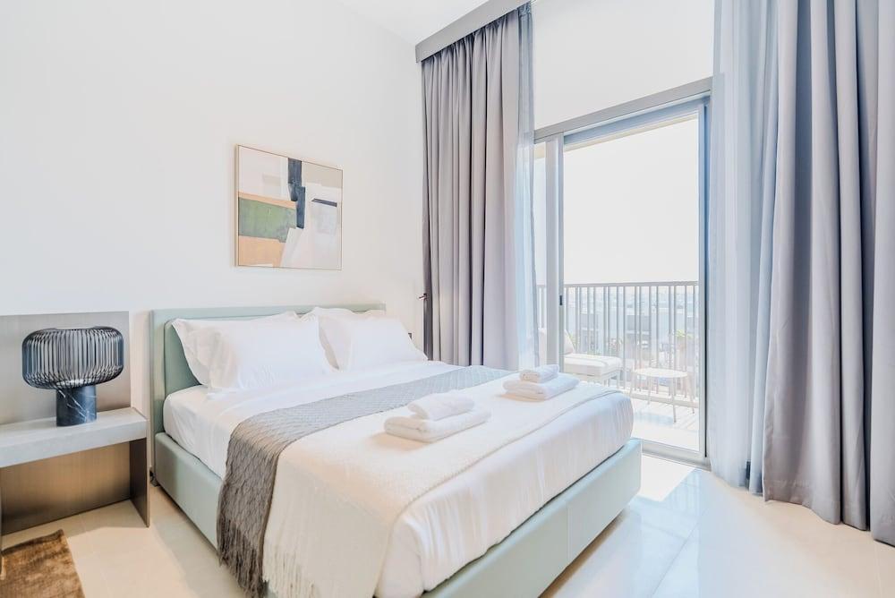 MAG 970 Residences - MBR Room Type - Deluxe Studio, Balcony, City View