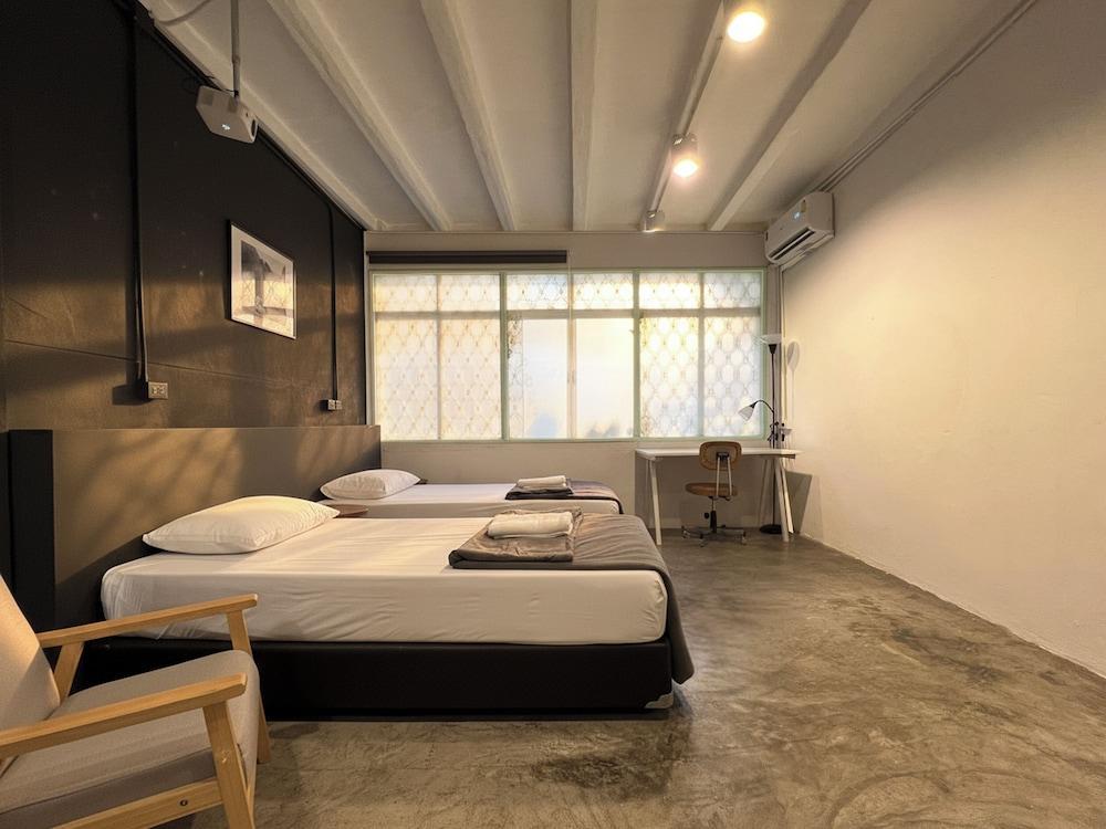 Chatel Samyan BKK Room Type - Business Twin Room