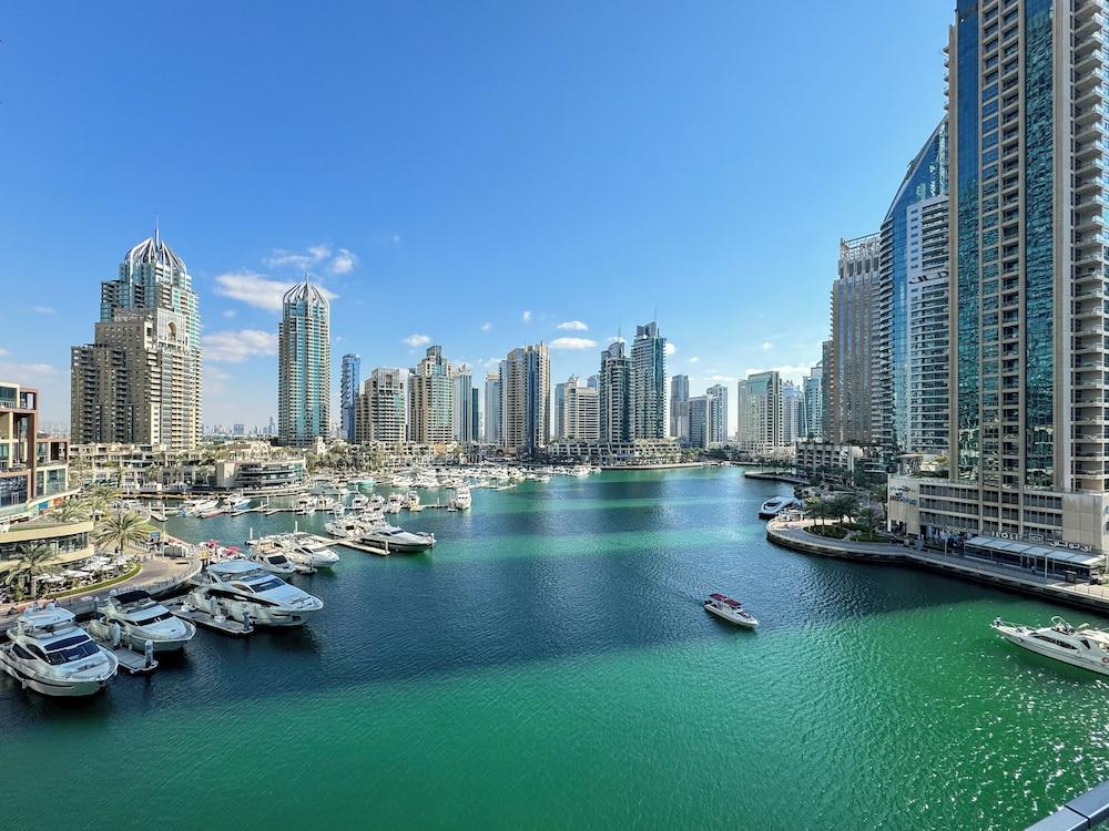 PVH - Refined 1BR - Cayan Tower