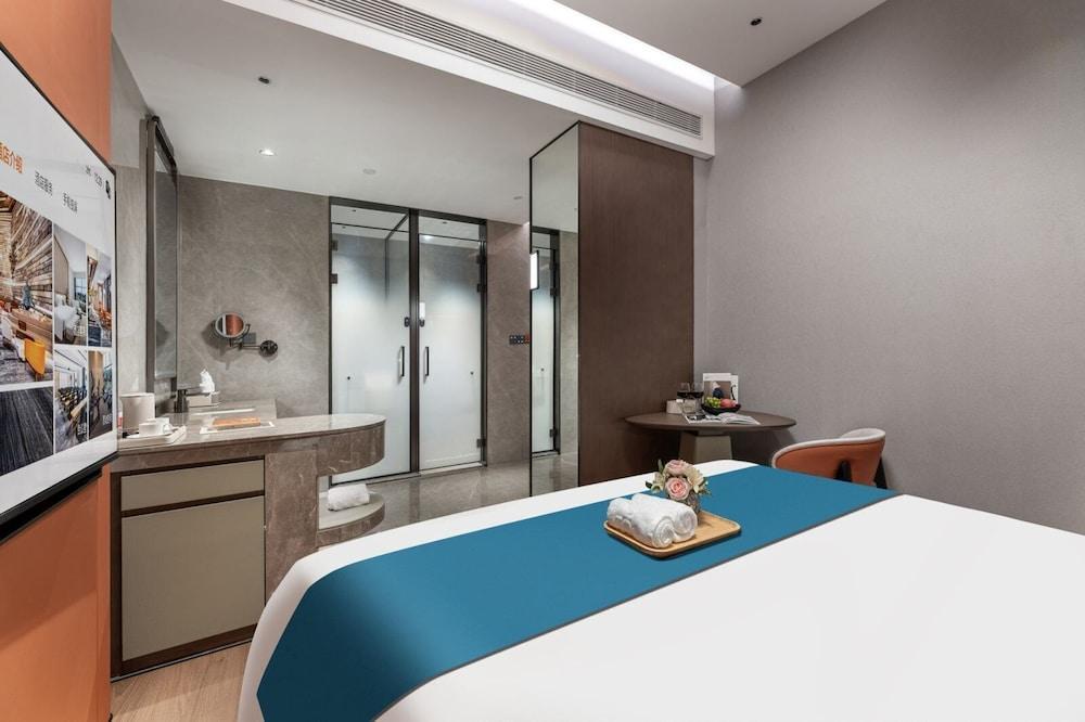 From.K Hotel (Guangzhou Tianhe Zhengjia Plaza Tiyuxi Road Metro Station Branch) Room Type - Basic Double Room