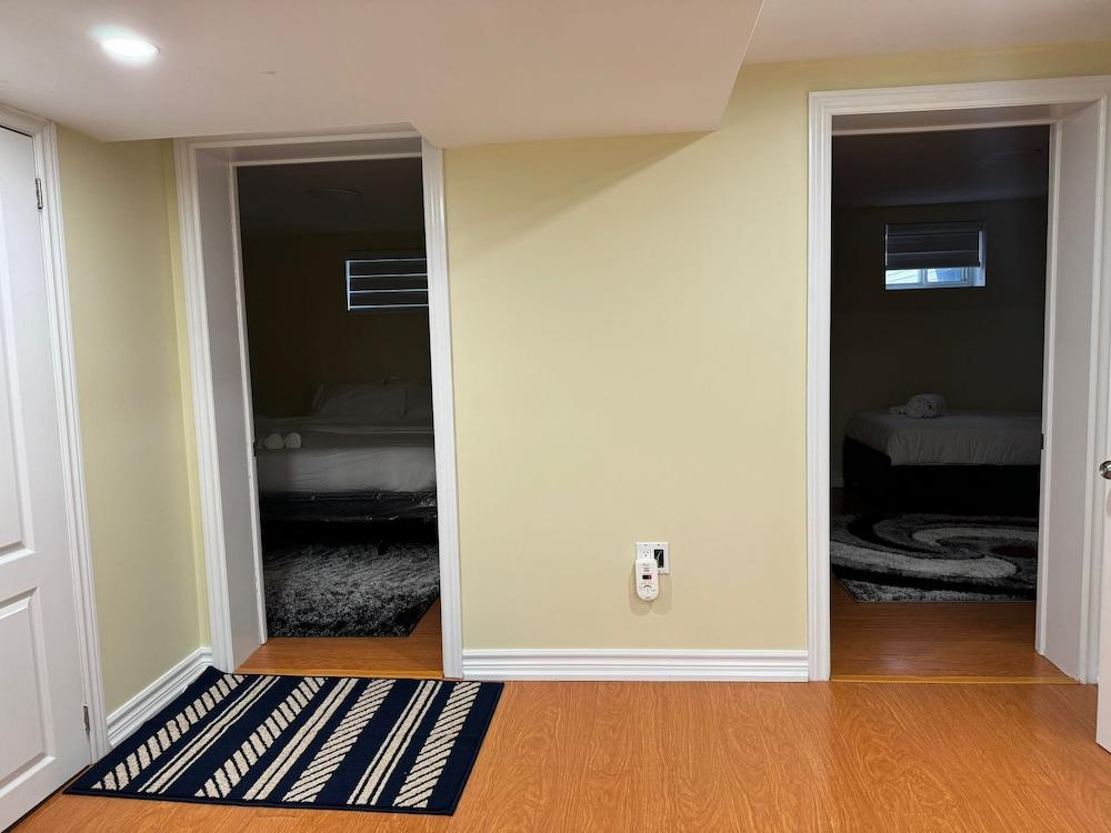 Comfy Basement Apartment in Toronto - Tap to explore photos