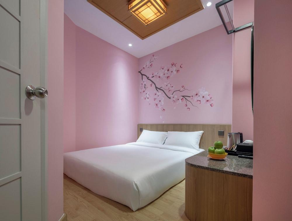 Hotel Sakura by Venue - Newly Renovated Room Type - Standard Room, 1 Queen Bed