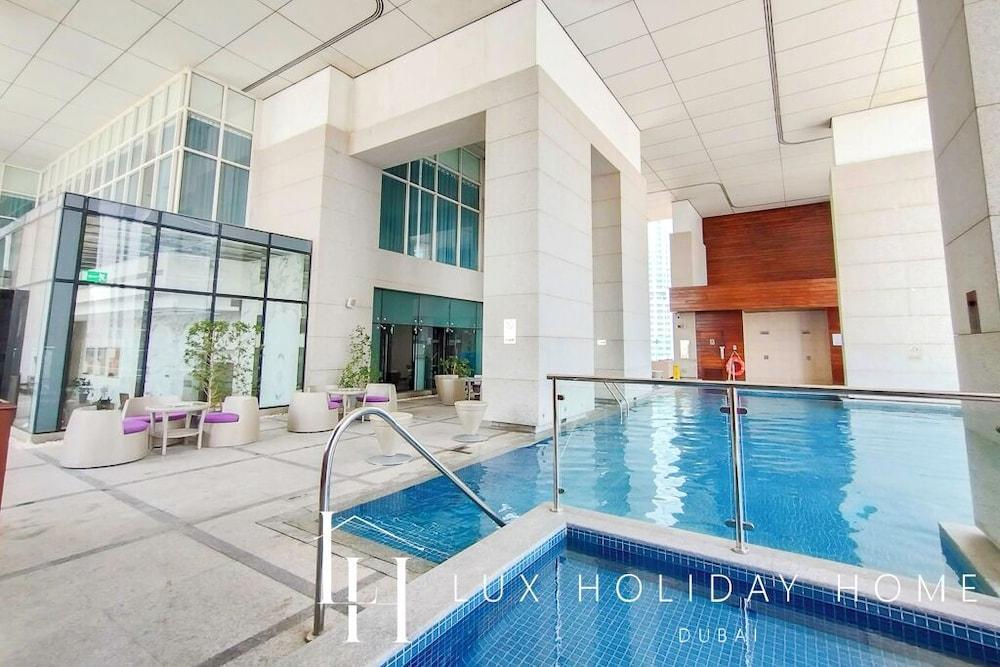 LUX The Bonnington JLT Suite - Tap to explore photos