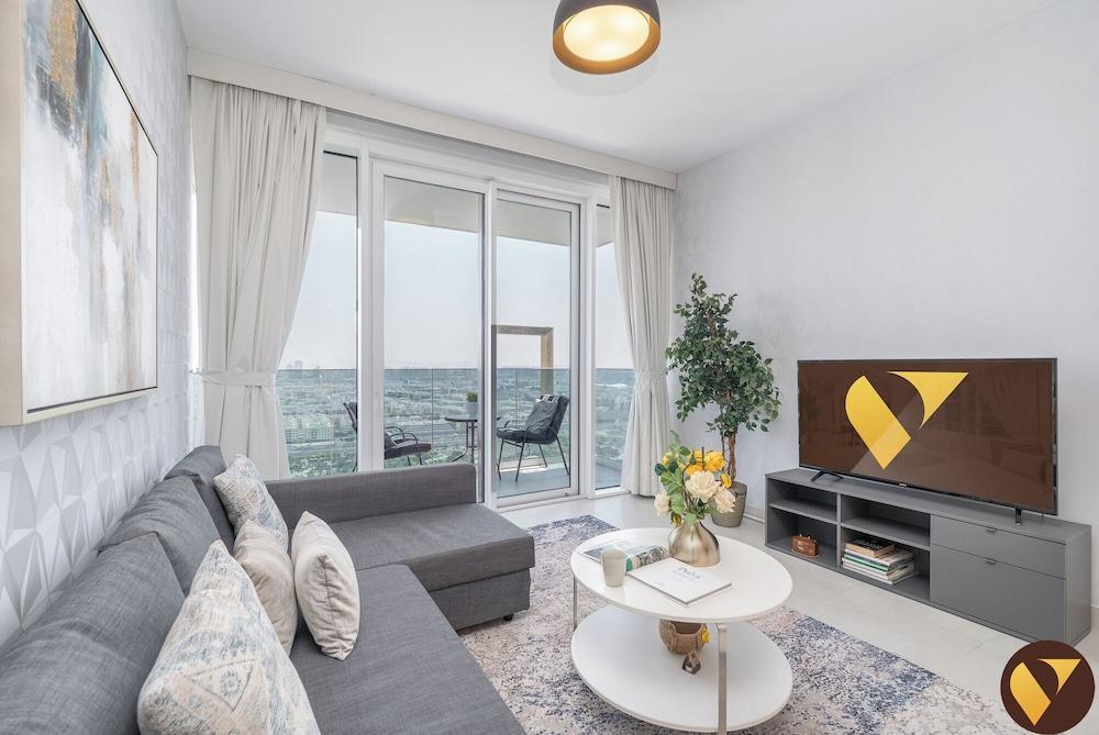 Vogue 2BHK Dubai Frame View Park Metro - Tap to explore photos