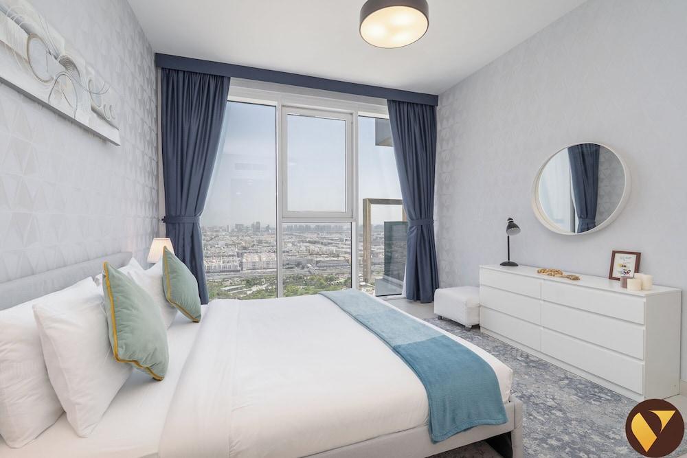 Vogue 2BHK Dubai Frame View Park Metro - Tap to explore photos