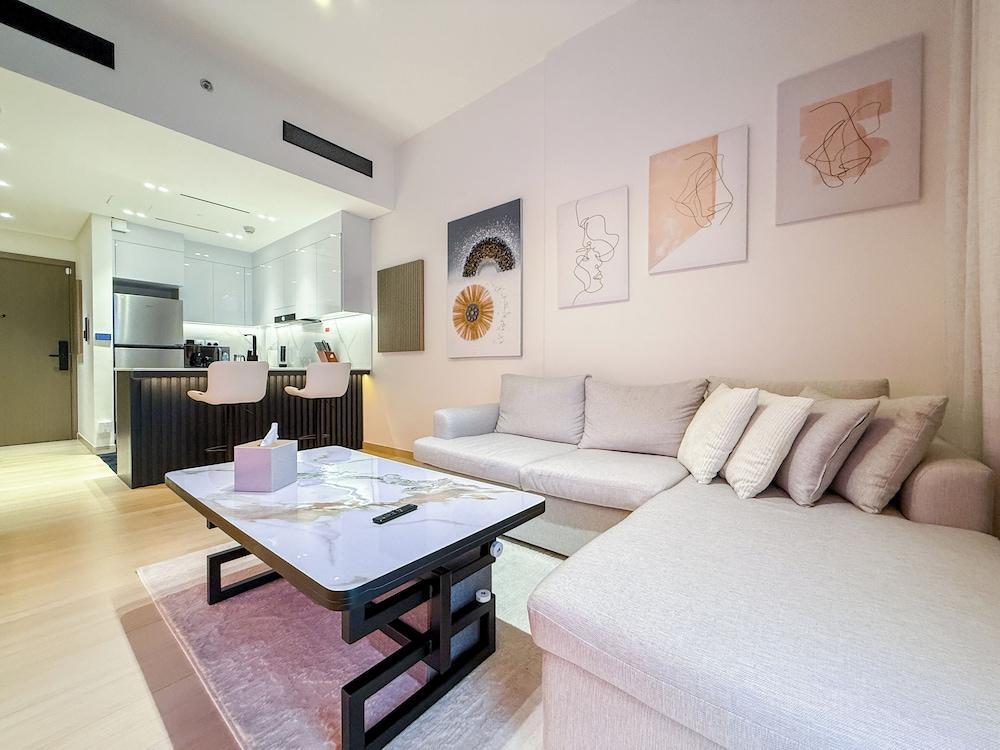 Luxury 1BR 2 Baths JVC - Tap to explore photos