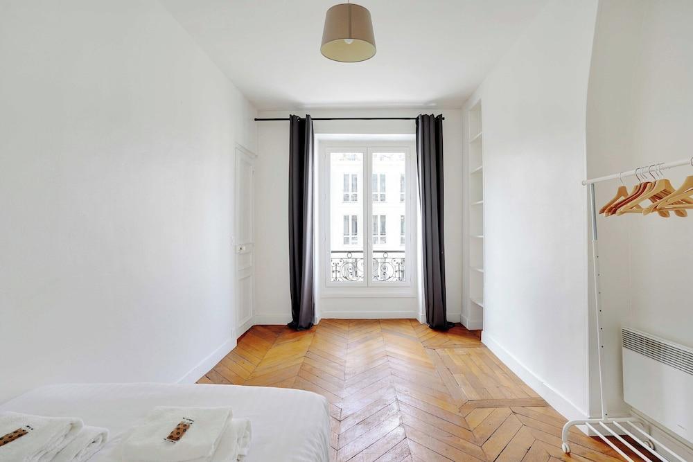 Superb Flat -2br/6p- Rue Reaumur/bonne-nouvelle - Tap to explore photos