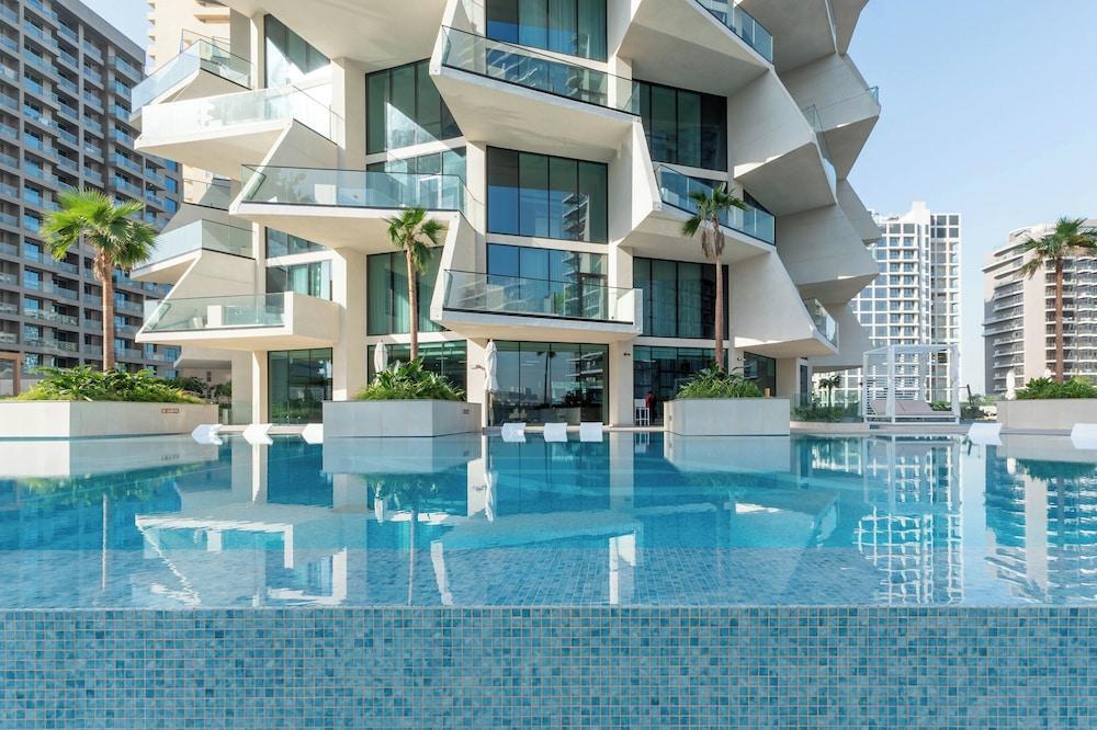 Binghatti Royale - Elite 1BR Suite - Tap to explore photos