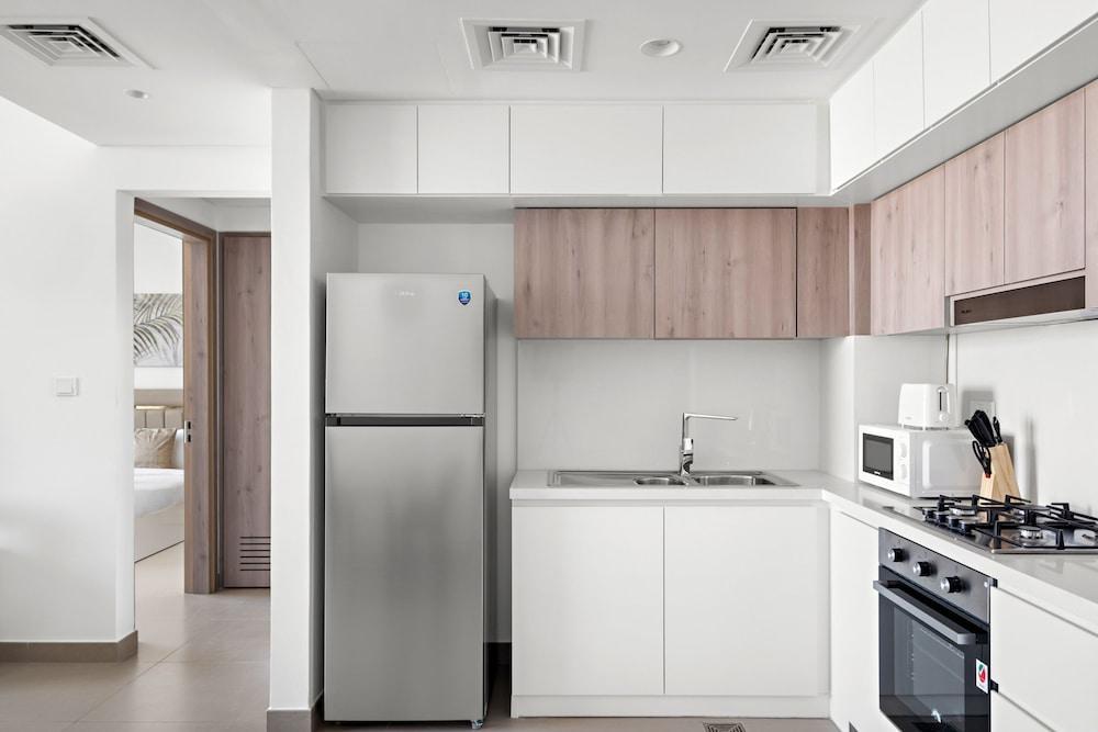 Priv Residence - 402 1BD - Tap to explore photos