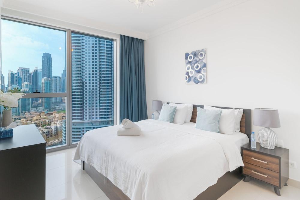 Holidays R Us Royal view Room Type - Basic Apartment, Balcony, City View