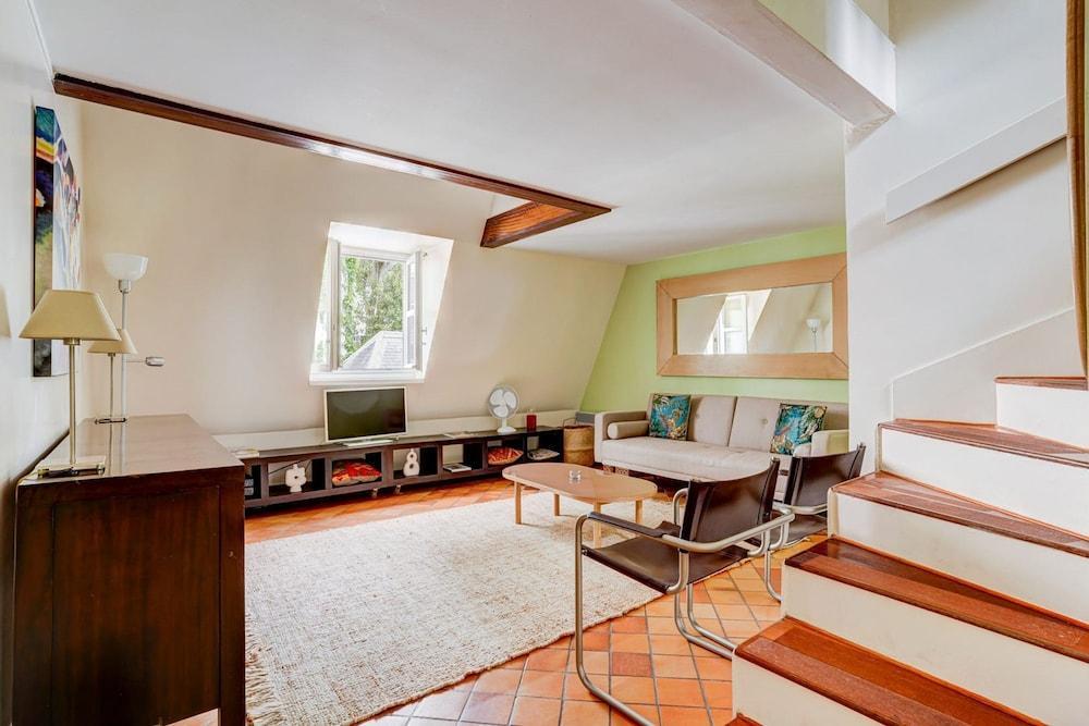 Cocoon Marais - Cosy 1 BDR in the Marais - Tap to explore photos
