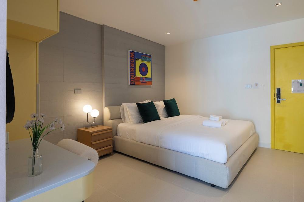 Bembis Hotel Charoenakorn 10 Room Type - Po Executive King Bed Room