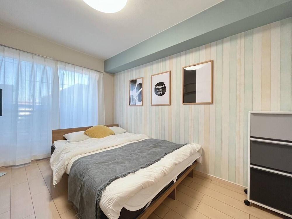Belby Waseda 377 - Tap to explore photos