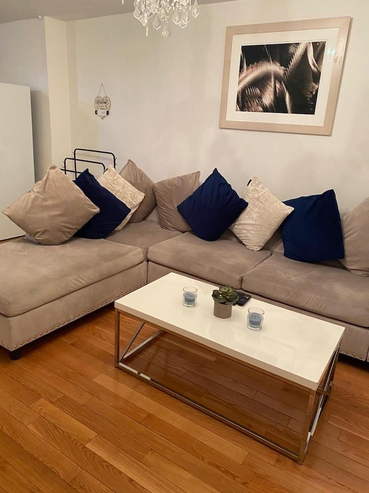 Prime Murray Hill 2 BR Gem