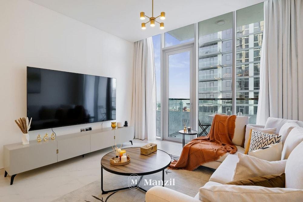 Manzil - 1BR District One Waterfront Living