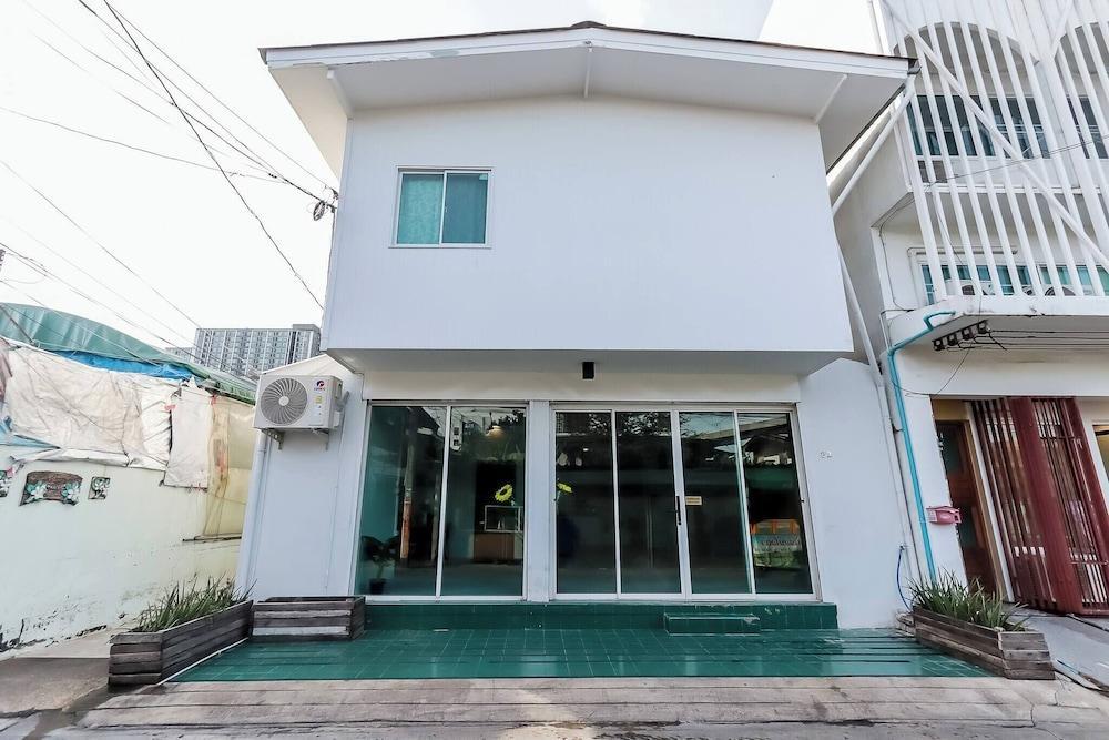Charming 2-storey House in Bang Son, Bangkok - Tap to explore photos