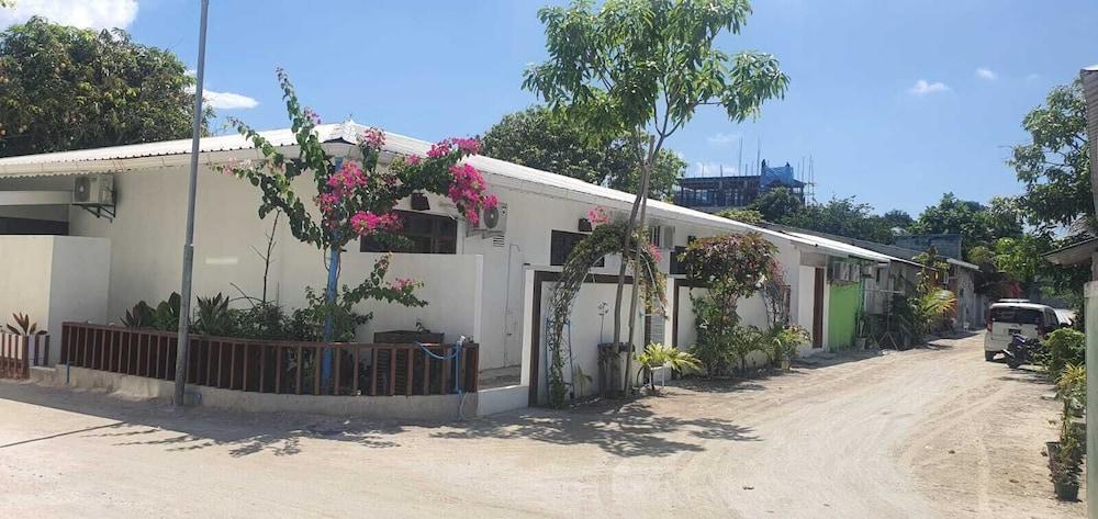 Luk inn at huraa