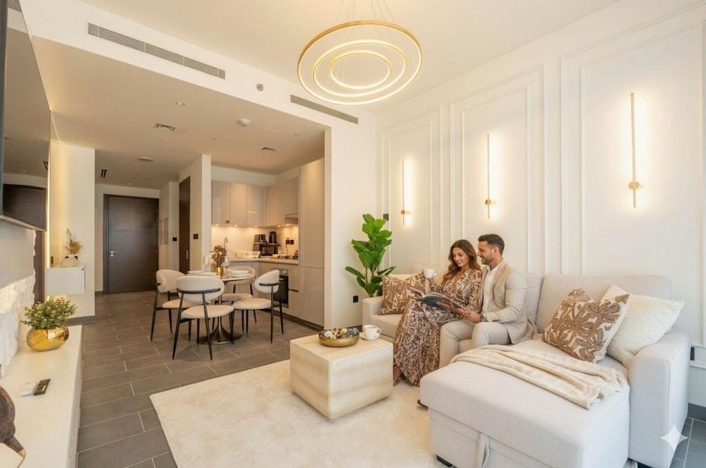 Premium 1BR Oasis - City Views & Pool Room Type - Deluxe Apartment, City View Premium 1BR Oasis - City Views & Pool Room Type - Deluxe Apartment, City View