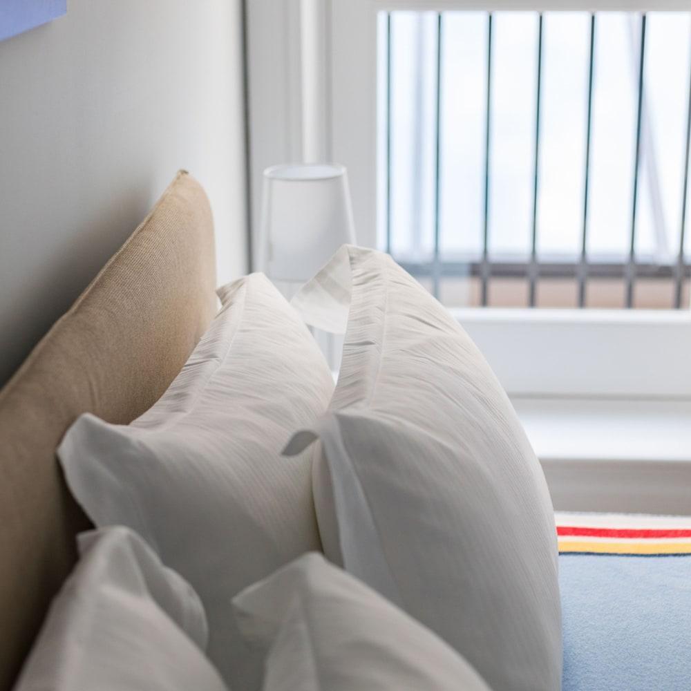Spacious Leicester Sq 1BR - Netflix Nespresso - Tap to explore photos