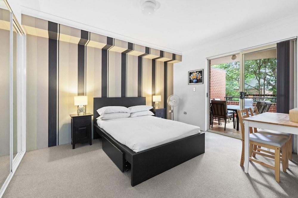 Bright Marrickville Flat With Balcony & Parking - Tap to explore photos