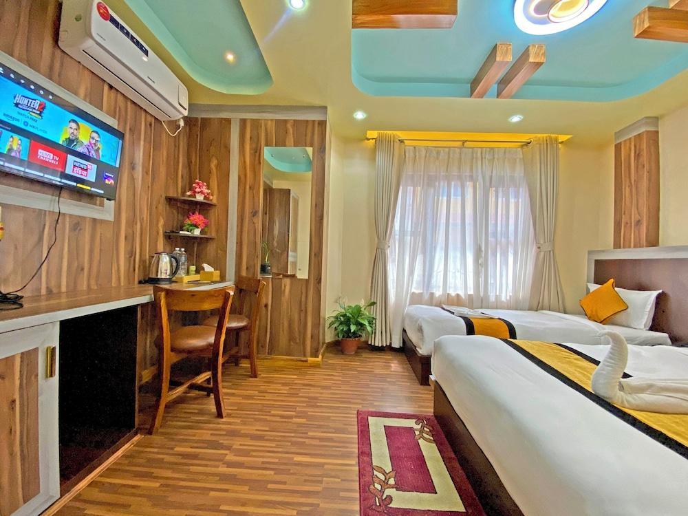 Hotel FIve Season Inn Room Type - Deluxe Double or Twin Room, Mountain View