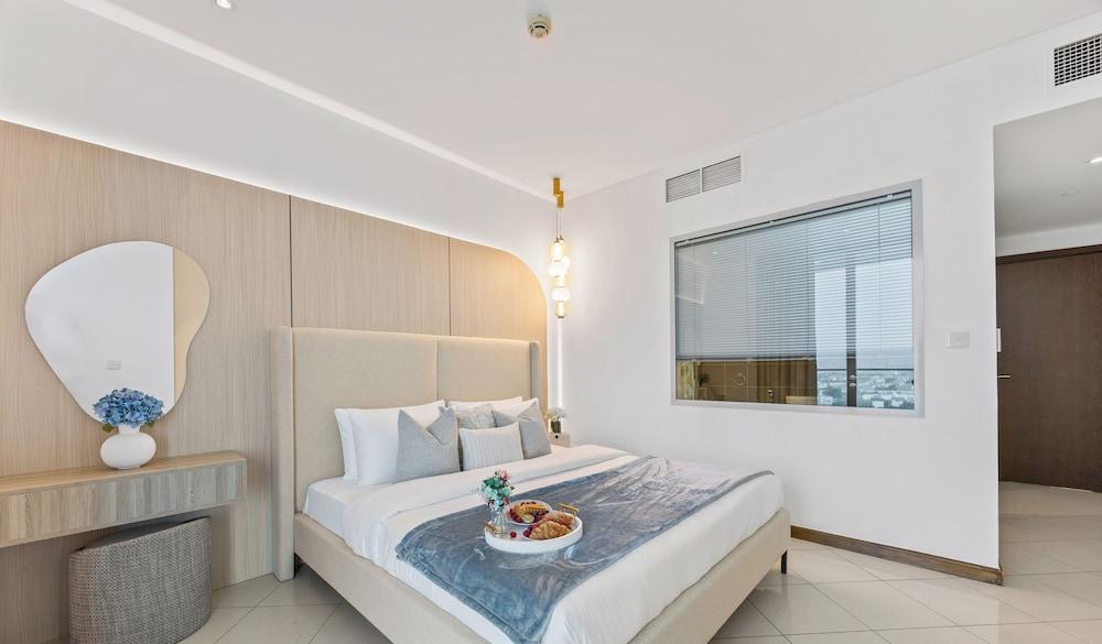 Creekside Haven 2BR Marsa Plaza DFC Room Type - Standard Apartment, Sea View