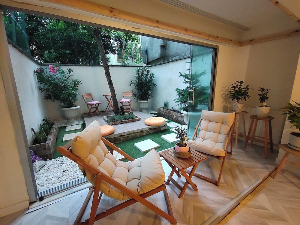 2BR/2Bath with Garden - Between Şişli & Taksim Room Type - Family Apartment, 2 Bedrooms, City View 2BR/2Bath with Garden - Between Şişli & Taksim Room Type - Family Apartment, 2 Bedrooms, City View
