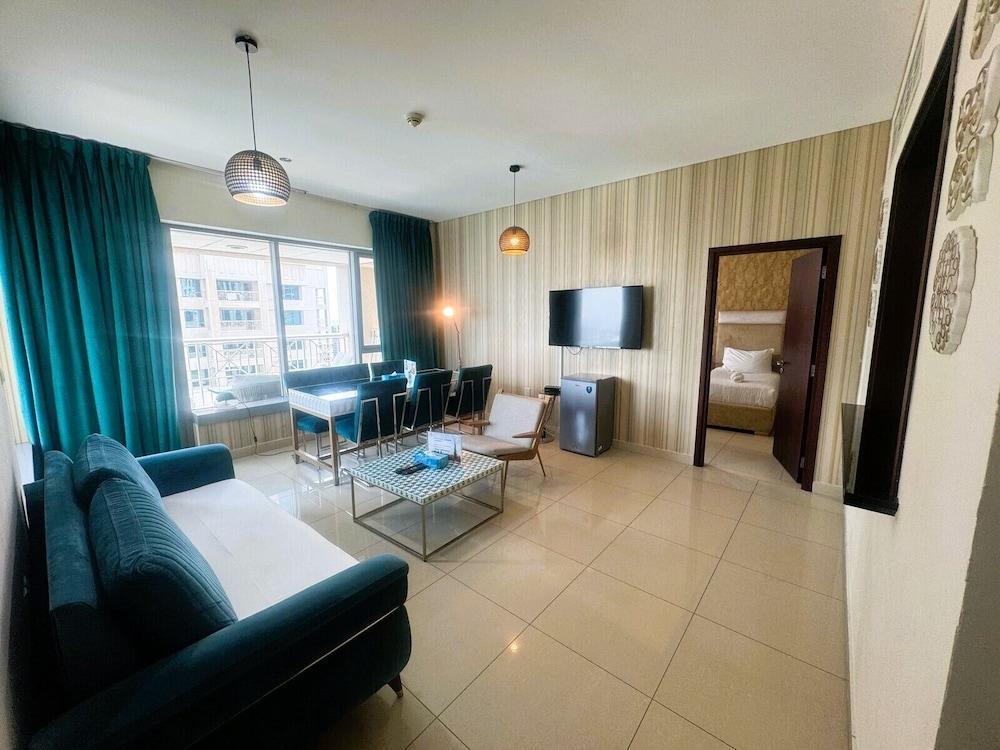 Bellavista-Splendid-2BR plus Maid-29BLVD - Tap to explore photos