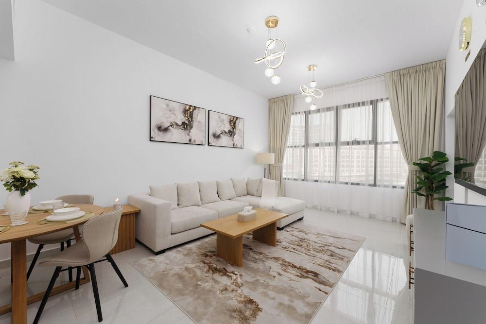 Maison Privee - Tranquil Escape w/ Balcony and High-End Facilities