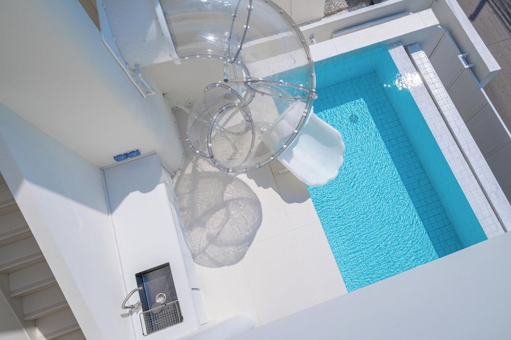 Happy House Pool Villa with KTV near Thepprasit Market - Tap to explore photos