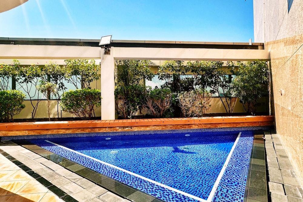 Pristine Difc 2BR w Pool Gym - Tap to explore photos