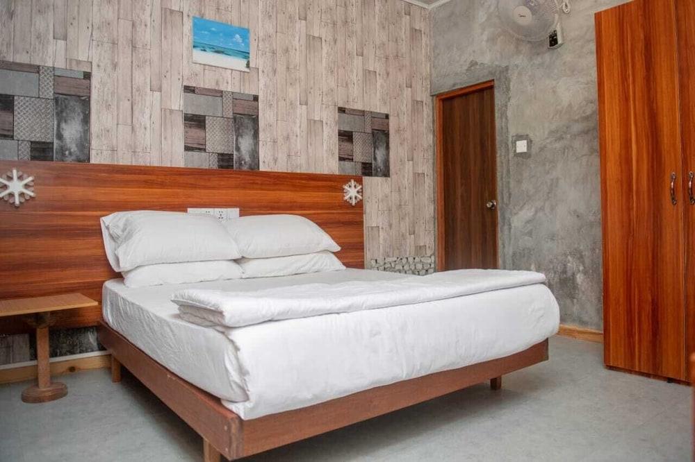 Avanti retreat Room Type - Deluxe Double or Twin Room