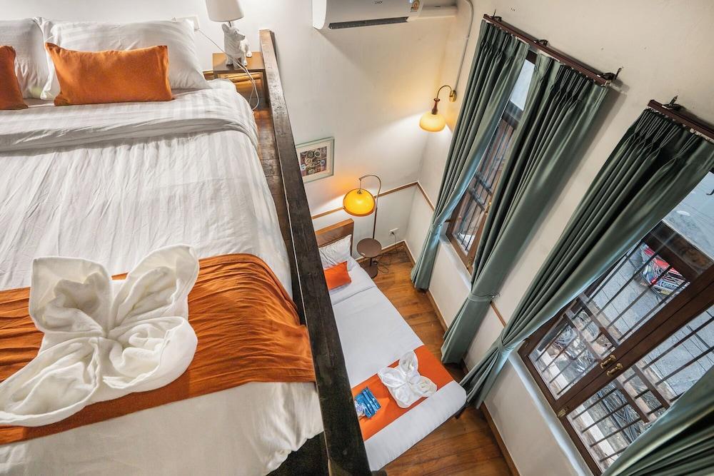 Arun Sa Wad - 103 Nana Room Type - Deluxe Room, 1 Queen Bed