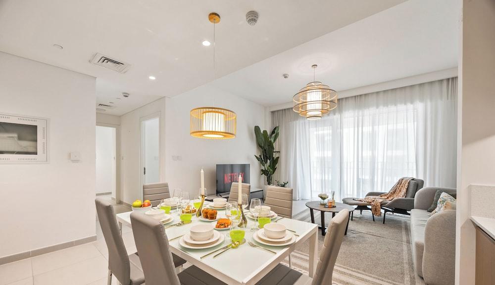 Beachside 2BR W Pool Gym Lagoon Access Room Type - Standard Apartment, City View